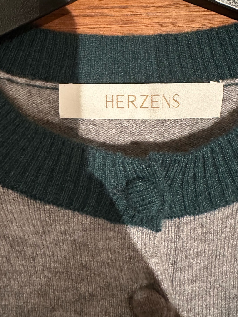 Herzens 100% Cashmere Cardigan - Picture 2 of 3